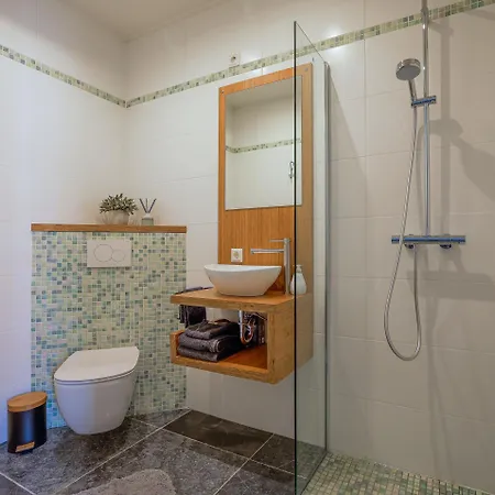 West 26 12 Personen סלפקאנט